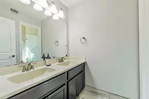 170 Hearthshire Cir, The Woodlands, TX 77354 - Photo 32