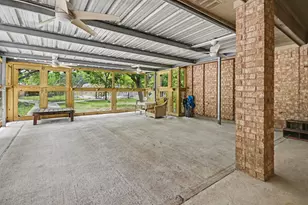 142 Happy Hollow St, Alvin, TX 77511 - Photo 24