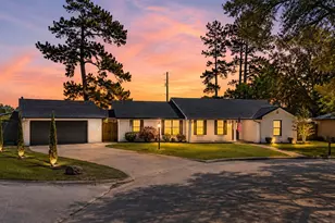 102 Enchanted Oaks Ct, Spring, TX 77388 - Photo 2