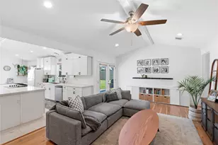 102 Enchanted Oaks Ct, Spring, TX 77388 - Photo 2