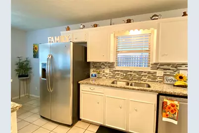 221 E Defee Avenue, Baytown, TX 77520 - Photo 10
