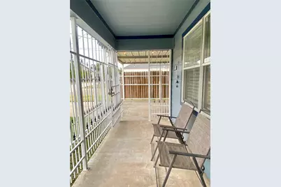 221 E Defee Avenue, Baytown, TX 77520 - Photo 42
