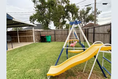 221 E Defee Avenue, Baytown, TX 77520 - Photo 34