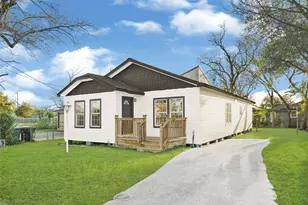 3004 Wayne St, Houston, TX 77026 - Photo 1