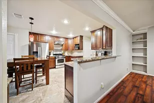 10900 Spruce Dr S, La Porte, TX 77571 - Photo 14