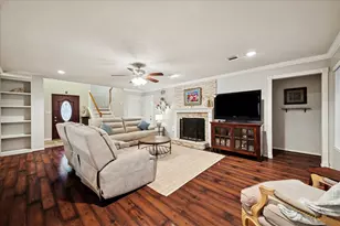 10900 Spruce Dr S, La Porte, TX 77571 - Photo 12