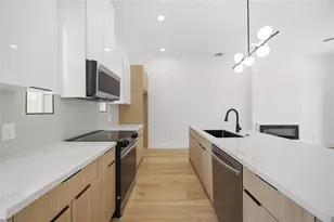 9102 Coffee St, Houston, TX 77033 - Photo 10