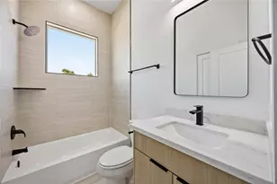 9102 Coffee St, Houston, TX 77033 - Photo 24