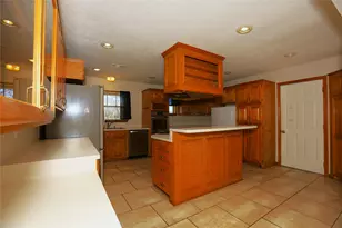 113 Old Angleton Rd, Lake Jackson, TX 77566 - Photo 10