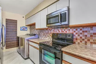 7700 Seawall Blvd, Galveston, TX 77551 - Photo 14