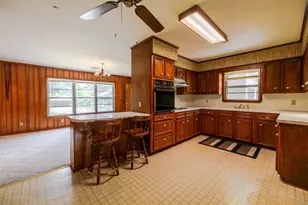 1805 11th St, Hempstead, TX 77445 - Photo 4