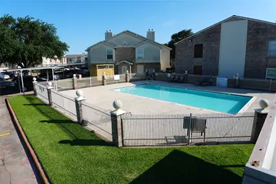 7600 Emmett F Lowry Expressway #205, Texas City, TX 77591 - Photo 18