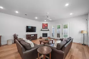 812 E 24th St, Houston, TX 77009 - Photo 14