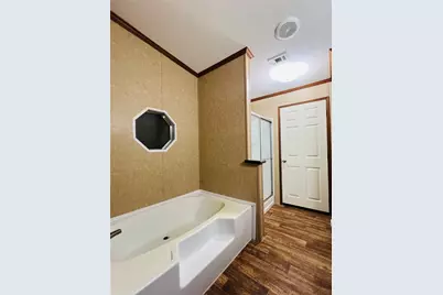 16381 Hunters Green Dr, Conroe, TX 77303 - Photo 18