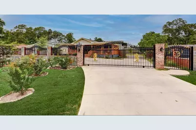 16381 Hunters Green Dr, Conroe, TX 77303 - Photo 2