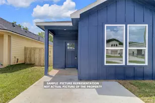 106 Runnels St, Willis, TX 77378 - Photo 2