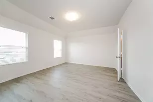 220 Blue Crane St, Huntsville, TX 77320 - Photo 6