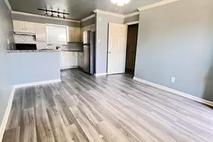 911 Byrne St, Houston, TX 77009 - Photo 2
