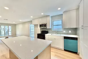 9010 Roos Rd, Houston, TX 77036 - Photo 10