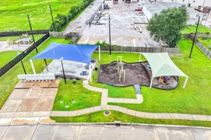 305 Bordeaux Ct, Alvin, TX 77511 - Photo 28