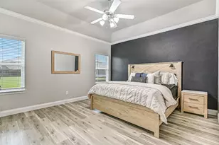 305 Bordeaux Ct, Alvin, TX 77511 - Photo 14