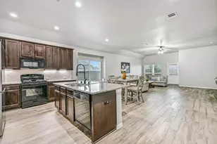 305 Bordeaux Ct, Alvin, TX 77511 - Photo 10