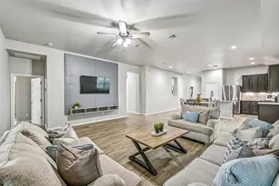 305 Bordeaux Ct, Alvin, TX 77511 - Photo 10