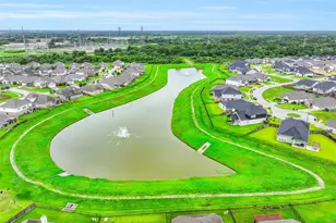 305 Bordeaux Ct, Alvin, TX 77511 - Photo 32