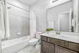 305 Bordeaux Ct, Alvin, TX 77511 - Photo 18