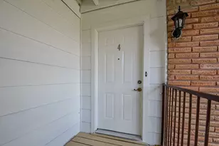 8810 Ilona Ln, Houston, TX 77025 - Photo 4