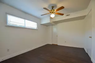 8810 Ilona Ln, Houston, TX 77025 - Photo 20