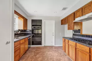 2414 Chanay Ln, Kingwood, TX 77339 - Photo 2