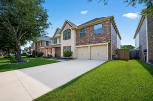 2221 Tracy Way, Deer Park, TX 77536 - Photo 2