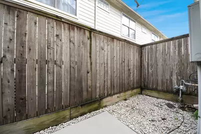 5941 South Loop E #203, Houston, TX 77033 - Photo 16