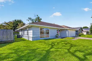 6307 Pineshade Ln, Houston, TX 77008 - Photo 2