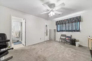 403 Blue Willow Dr, Houston, TX 77042 - Photo 12