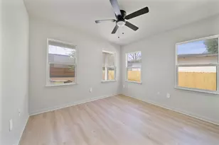 4415 Castor St, Houston, TX 77022 - Photo 6