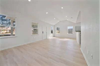 4415 Castor Street, Houston, TX 77022 - Photo 2