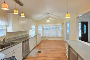 5 St Charles Bay Dr, Rockport, TX 78382 - Photo 4