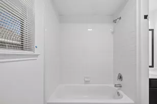 15807 Sonoma Park Dr, Houston, TX 77049 - Photo 36