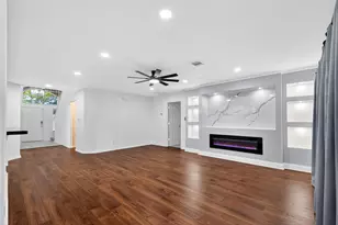 15807 Sonoma Park Dr, Houston, TX 77049 - Photo 10