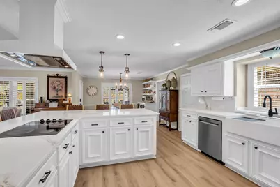 6700 Plantation Drive, Baytown, TX 77523 - Photo 16