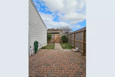 7887 Kendalia Drive, Houston, TX 77036 - Photo 12
