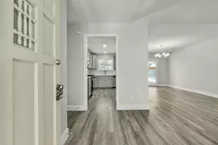 22 Cozumel Cir, Galveston, TX 77554 - Photo 4
