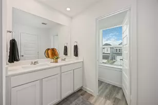 2823 Milton Ldg Ln, Houston, TX 77051 - Photo 16