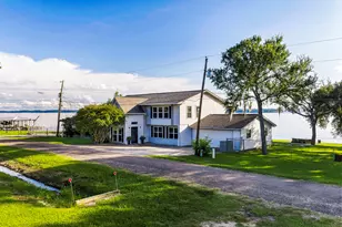 250 Oak Crest Dr, Livingston, TX 77351 - Photo 1