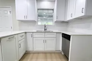 7021 Smith Dr, Hitchcock, TX 77563 - Photo 10