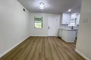 7021 Smith Dr, Hitchcock, TX 77563 - Photo 8