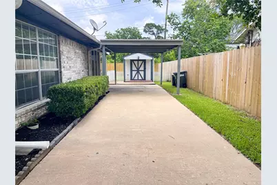 7021 Smith Drive, Hitchcock, TX 77563 - Photo 4