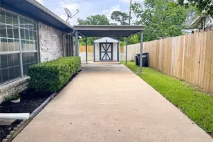 7021 Smith Dr, Hitchcock, TX 77563 - Photo 4